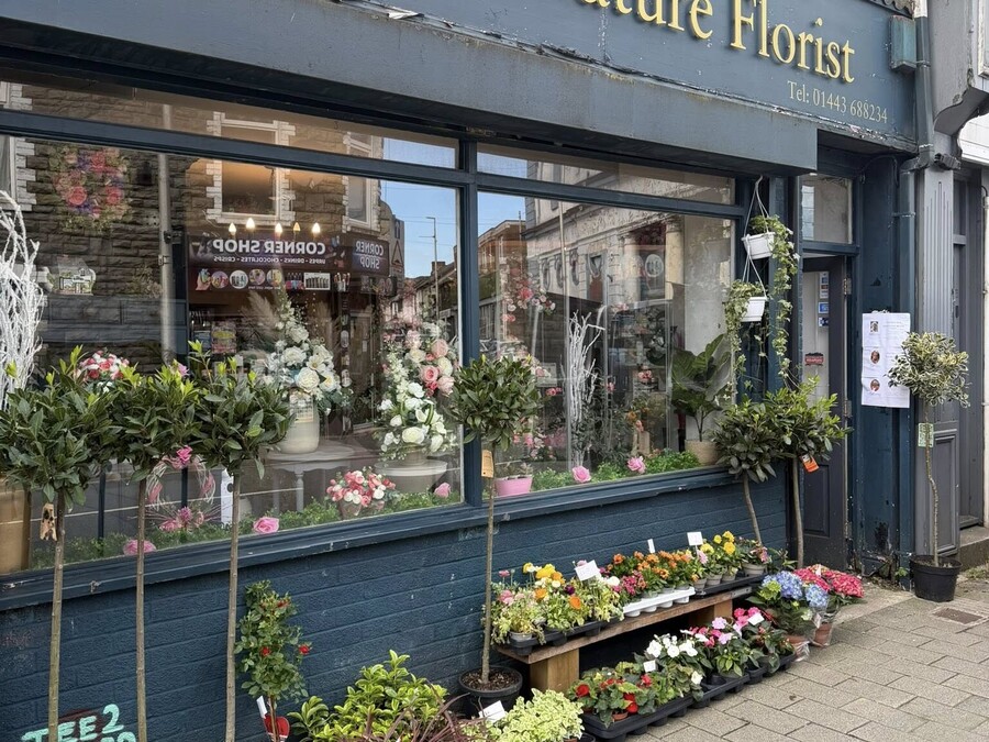 Gifts of Nature in Porth