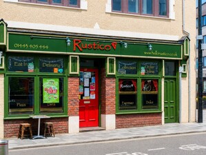 Rustico in Pontypridd